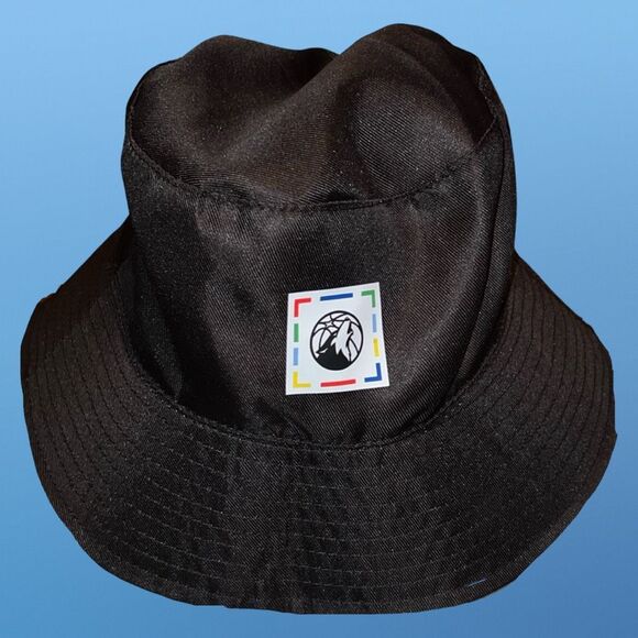 NWOT Minnesota Timberwolves Reversible Black & White Bucket Hat - Picture 4 of 4